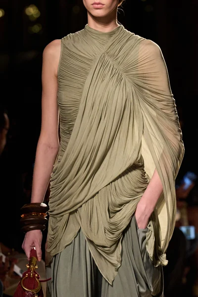 Look 8